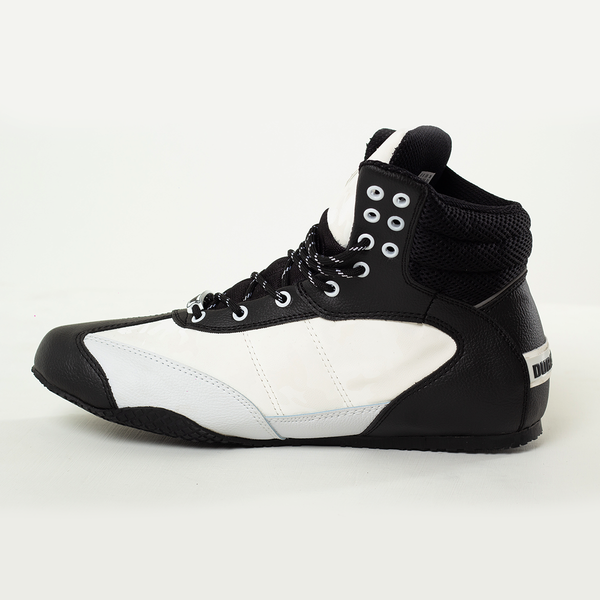 left side of the White & Black Pro Level 2 sneakers 
